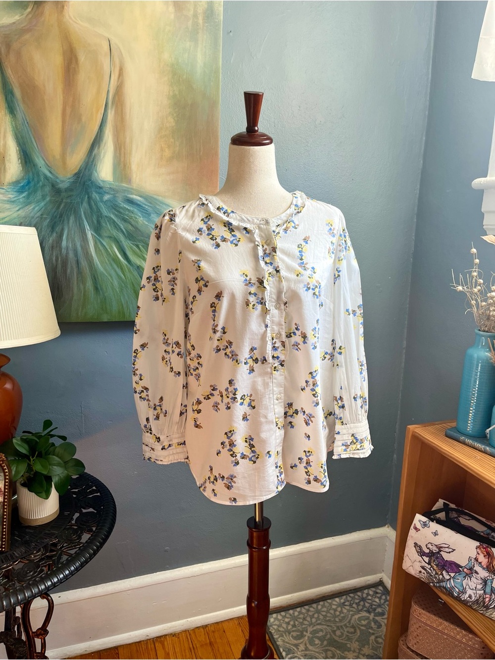 Preloved Talbot’s, size M petite. Flawless condition.White w/floral print.